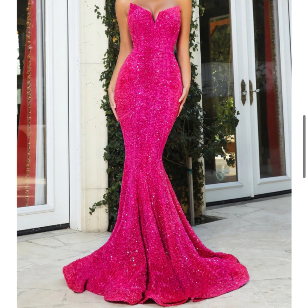 Portia & Scarlett PS21208 Size 4 Hot Pink Strapless Sequin Long Trumpet Mermaid